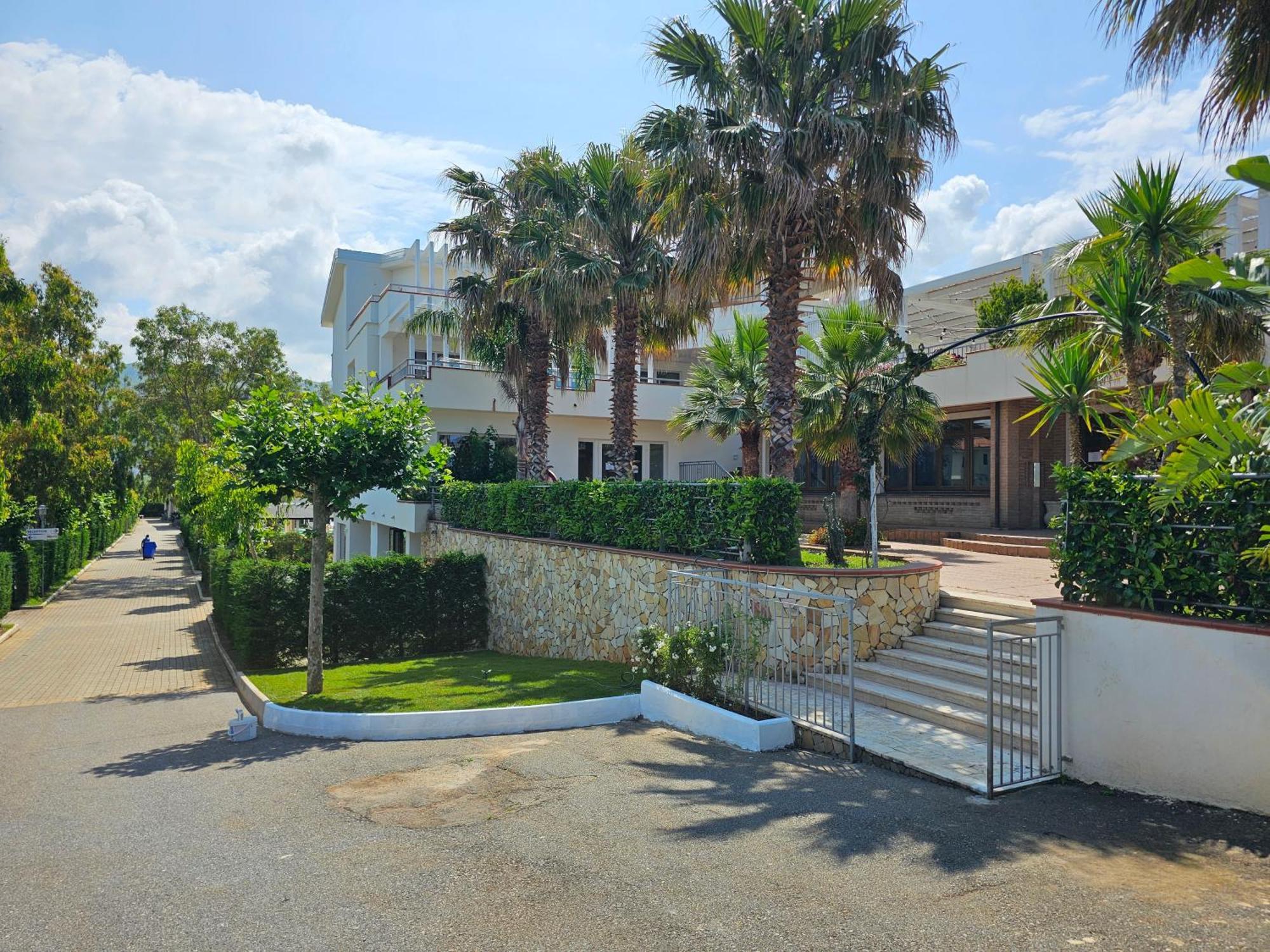 Suite Hotel Dominicus Grisolia Exterior foto